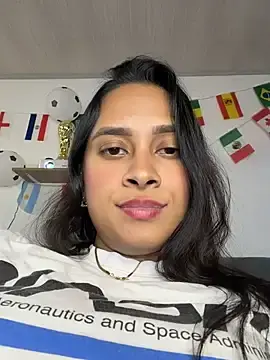 Stripchat Live Sex Cam of LunaHeat