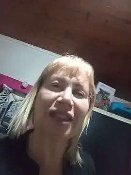 Stripchat Free Porn Cam of SexyMilf1211