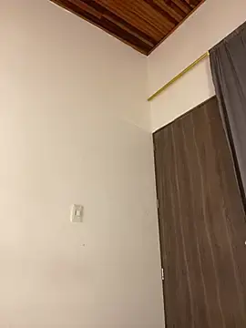 Stripchat Live Porn of emilyrojas
