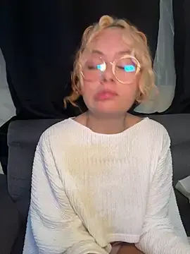 Stripchat Watch Live Sex Cams of Joyce-fire