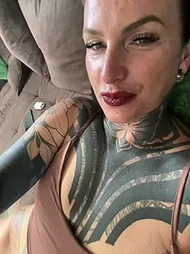 Stripchat Live Sex Cam of KathaleaNoir