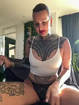 Stripchat Live Sex Cam of KathaleaNoir