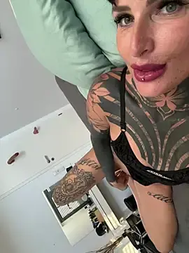 Stripchat Live Sex of KathaleaNoir