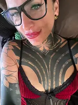 Stripchat Free Live Porn of KathaleaNoir