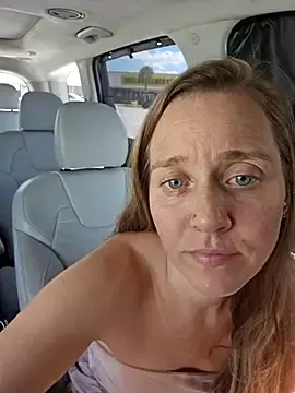 Stripchat Sex Cam of SkyelarsWorld