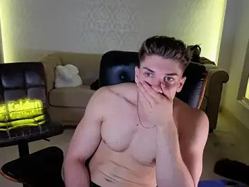 Stripchat Live Sex Cam of MaxKaiden