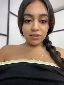 Stripchat Adult Webcams of Alina-KITTY