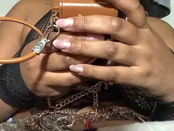 Stripchat Live Sex Cam of Sexy_ebony_BunNey
