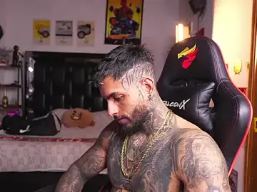 Stripchat Sex Chat of logan_hugh8