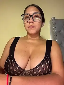 Stripchat Best live sex cam show of KIARAPRETTY