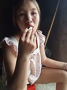 Stripchat Free Live Porn of GiniEi