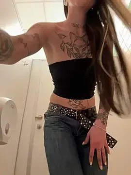 Stripchat Sex Chat of SaintSquirt