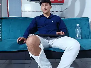 Stripchat Free Porn Cam of jacques_cardiet