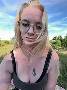 Stripchat Sex Cam of LinaLeana
