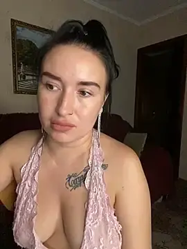 Stripchat Nude Webcam of Roxana_Bell