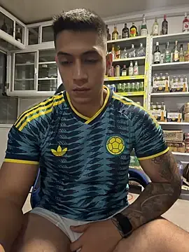 Stripchat Free Porn Cam of OliverWest04