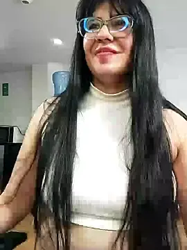 Stripchat Free Porn Cam of aisha_latina