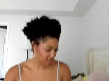 Stripchat Nude Webcam of emorisplash