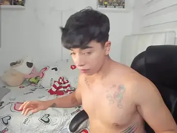 Stripchat Adult Webcam of santy7v7