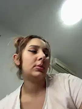 Stripchat Nude Webcam of hotamanda01