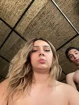 Stripchat Live Sex Cam of hotamanda01