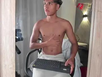 Stripchat Free Porn Cam of Marco_delux