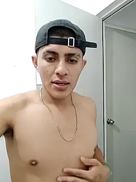 Stripchat Sex Cam of BellakoCL