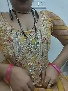 Stripchat Adult Webcams of KAJALBHABHI_