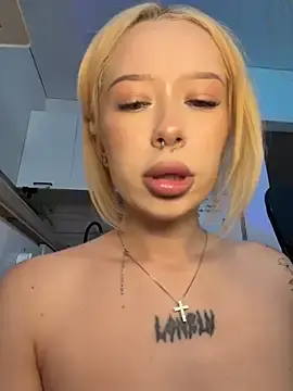 Stripchat Sex Cam of MaryChanXO