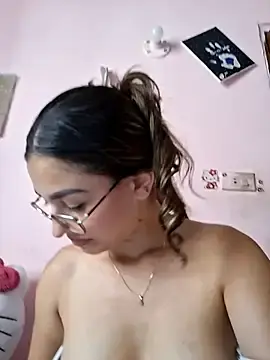 Stripchat Live Sex Cam of Ary-18