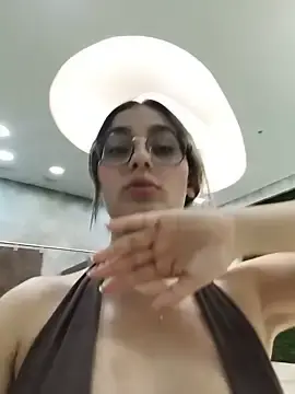 Stripchat Live Sex Cam of Ary-18