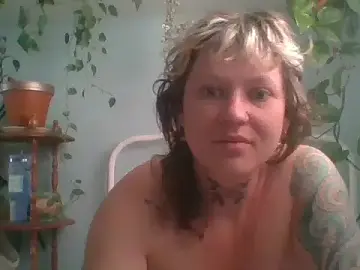 Stripchat Sex Cam of RosieSwitchBitch