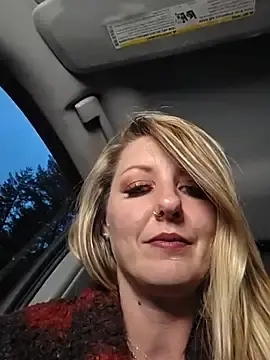 Stripchat Live Porn of SheIsSomething