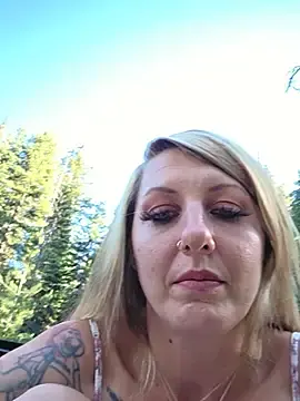 Stripchat Best Webcam of SheIsSomething
