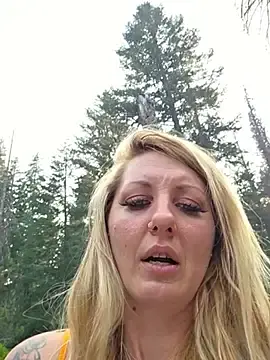 Stripchat Watch Live Sex Cams of SheIsSomething