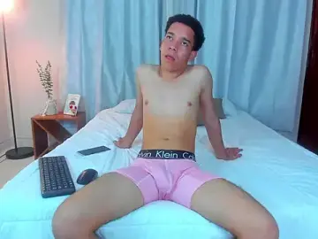 Stripchat Nude Webcam of matteo_barela