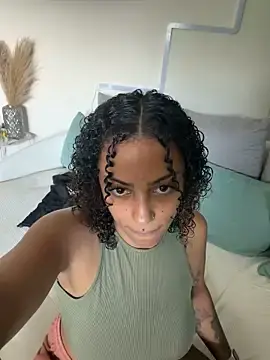 Stripchat Adult Video Chat of SweetPetiteNoir