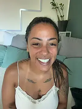 Stripchat Adult Webcam of SweetPetiteNoir