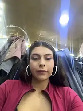 Stripchat Free Live Porn of CHERRYY_BOMB_