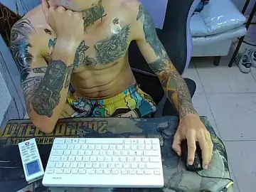 Stripchat Nude Webcam of Boy_tatto77
