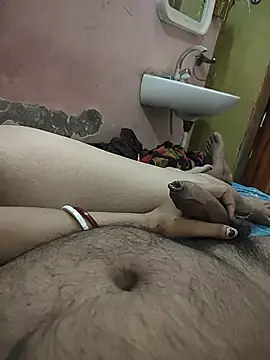 Stripchat Sex Cam of COUPLLE_VILLAGE