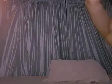 Stripchat Free Live Porn of Miiafoxxx