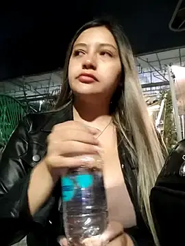 Stripchat Live Sex of alana_69