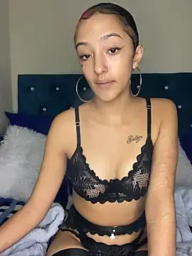 Stripchat Watch Live Sex Cams of CuteBubbles13th