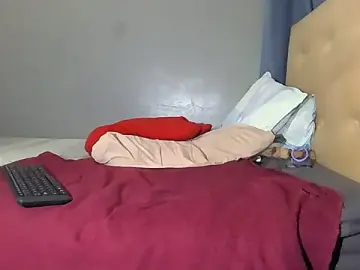 Stripchat Sex Cam of Sweetslender