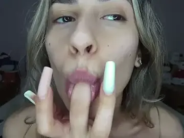 Stripchat Sex Cam of Chiara-2002
