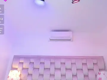 Stripchat Adult Webcam of SalomeBins