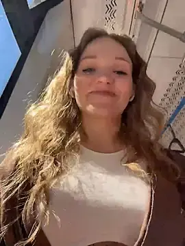 Stripchat Live Porn of StreetSquirt