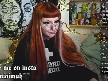 Stripchat Sex Cam of mia__yui