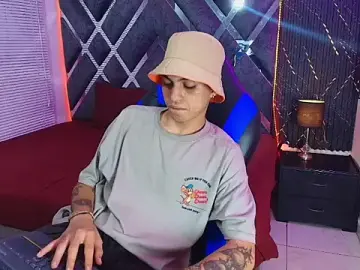 Stripchat Live Sex Cam of cameron_lux77